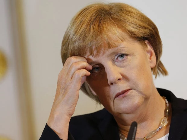 Νέα «παρατράγουδα» για τη Μέρκελ – «Όχι» στα προσφυγικά κέντρα από το τρίτο κόμμα της κυβέρνησης